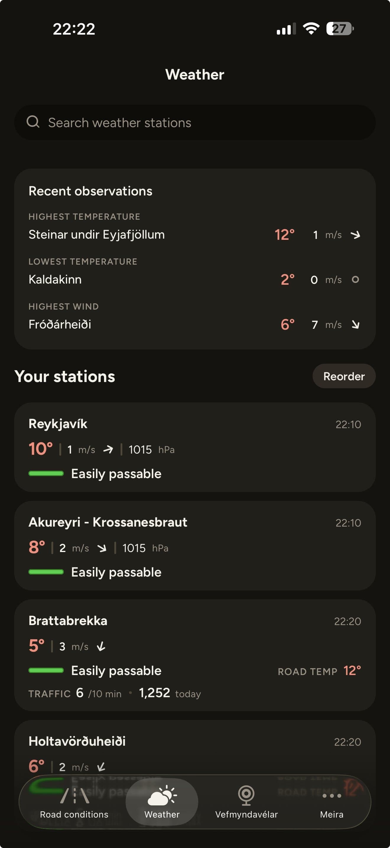 The weather screen in the Iceland Road Conditions app, showing observations from weather stations.